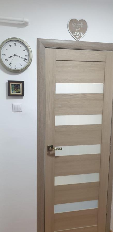 Hellen Apartament Targoviste Exterior foto