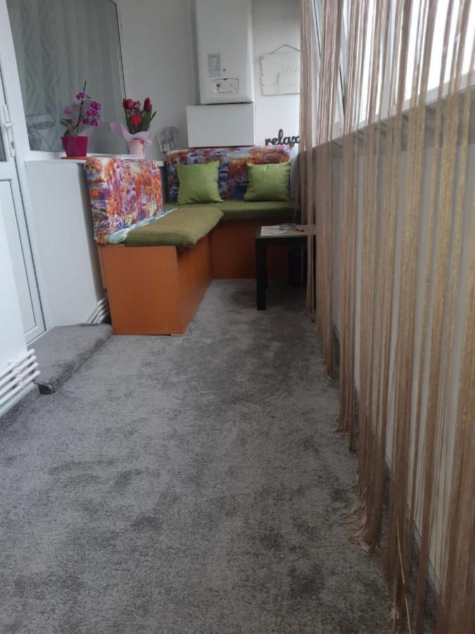 Hellen Apartament Targoviste Exterior foto