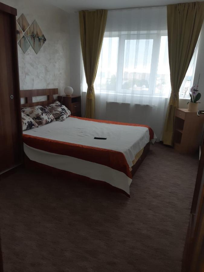 Hellen Apartament Targoviste Exterior foto